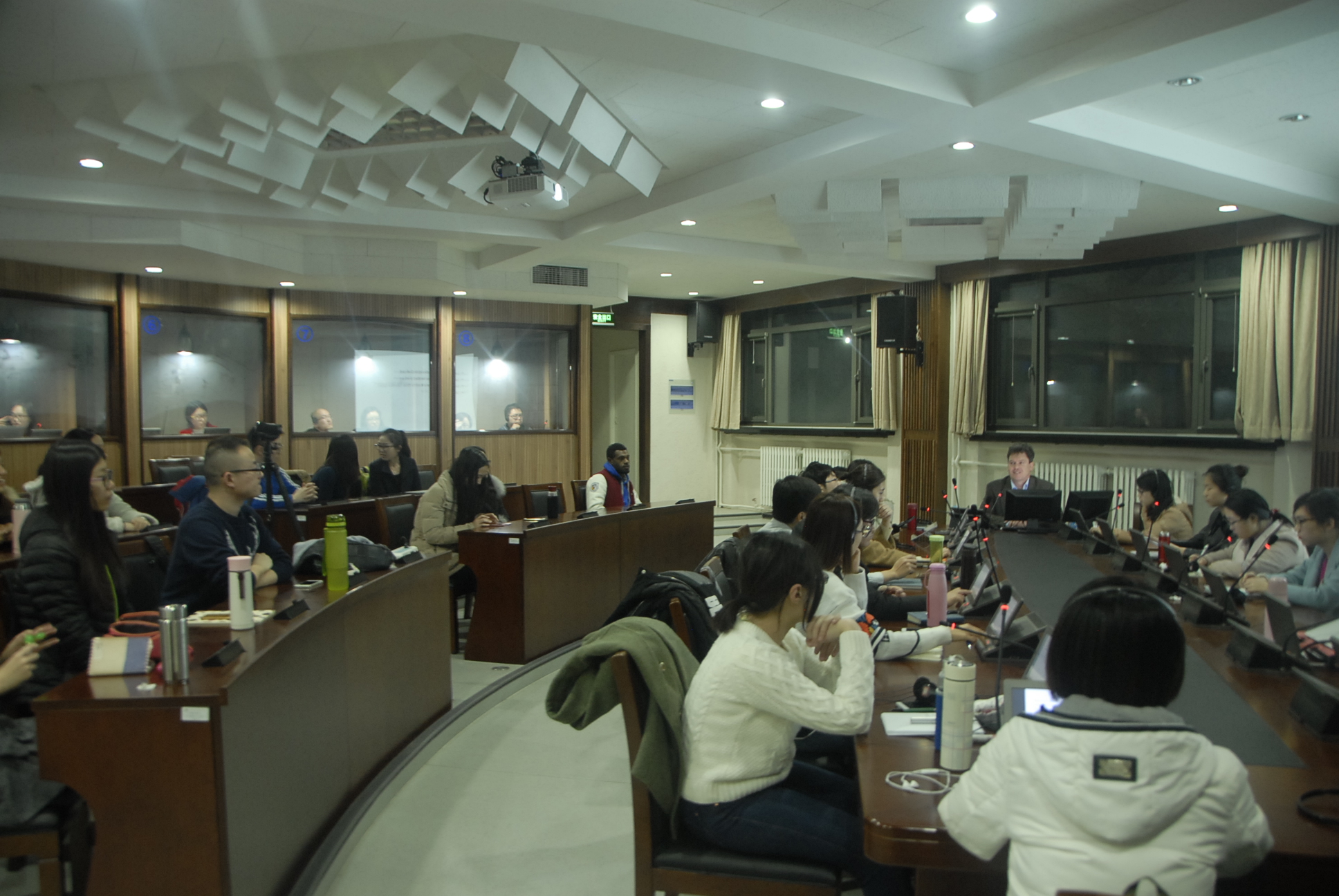 慕尼黑应用语言大学安德鲁·威廉姆斯教授莅临高翻举办讲座-PA视讯集团官网-2016.3.10-照片1